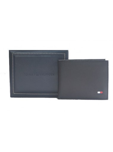 Tommy Hilfiger Men's Leather Cambridge Passcase Wallet with Removable Card Holder- Black